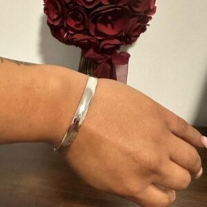 VINTAGE MONET SILVER TONE BANGLE BRACELET